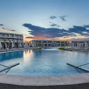 Blue Lagoon Queen Resort